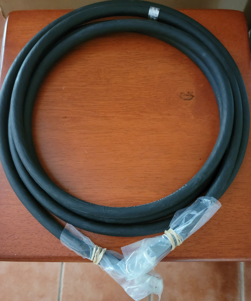 0 AWG Stranded Copper Power Cable with 1/2