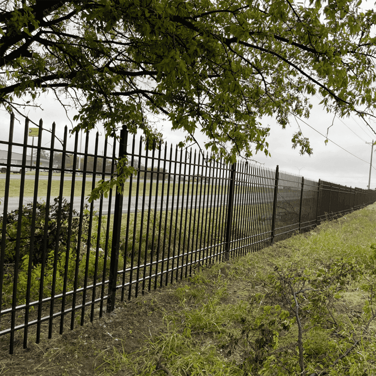 10x7 ft Steel Fence with 4 Rails, 30 Panels
