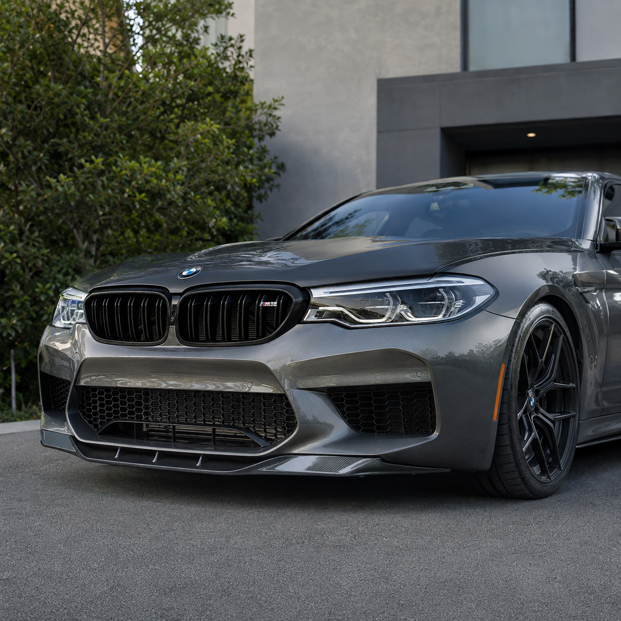Aggressive M Style Carbon Fiber Front Lip for BMW F90 M5