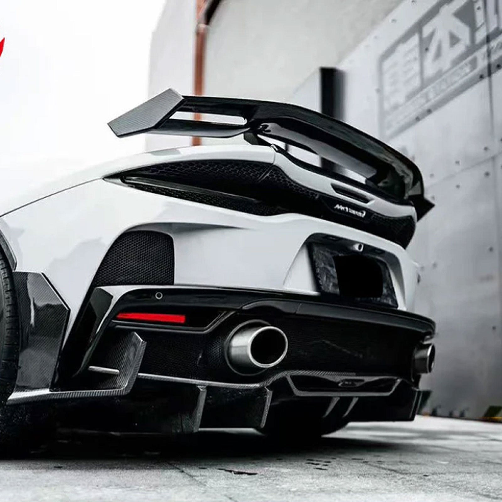 PRO Style Carbon Fiber Vented Aerodynamic Trunk Wing Spoiler for McLaren GT