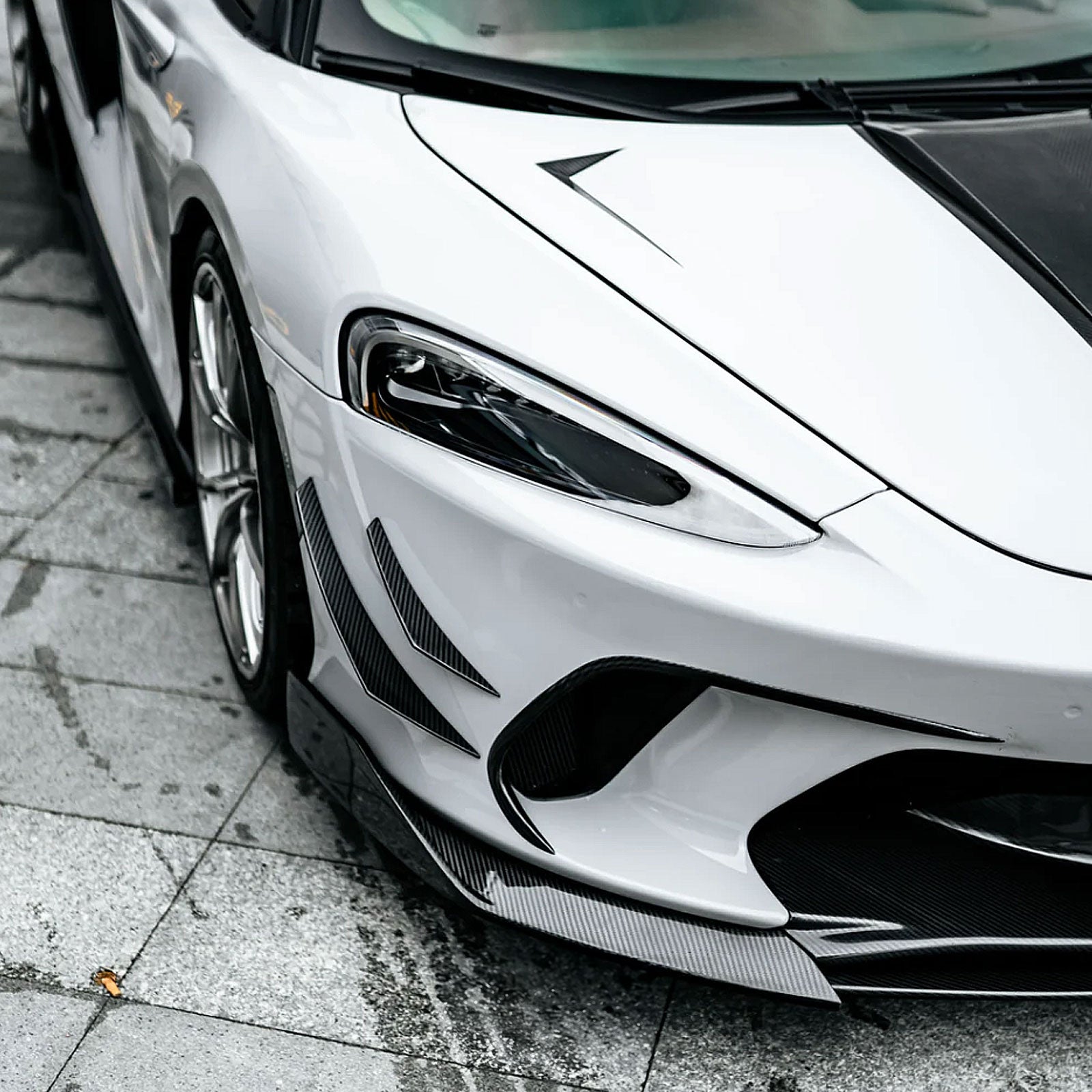 PRO Style Dry Carbon Fiber Front Bumper Splitters for McLaren GT