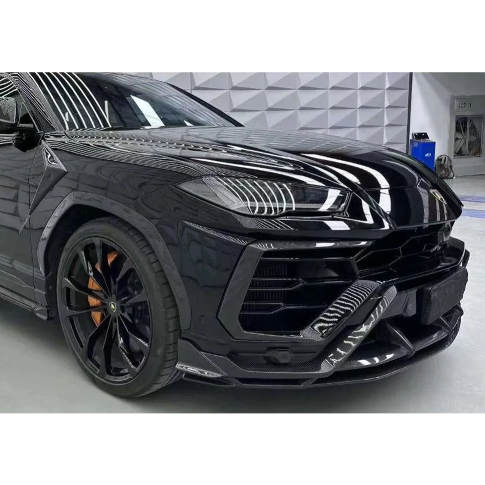 TC Style Dry Carbon Fiber Aero Body Kit for Lamborghini Urus
