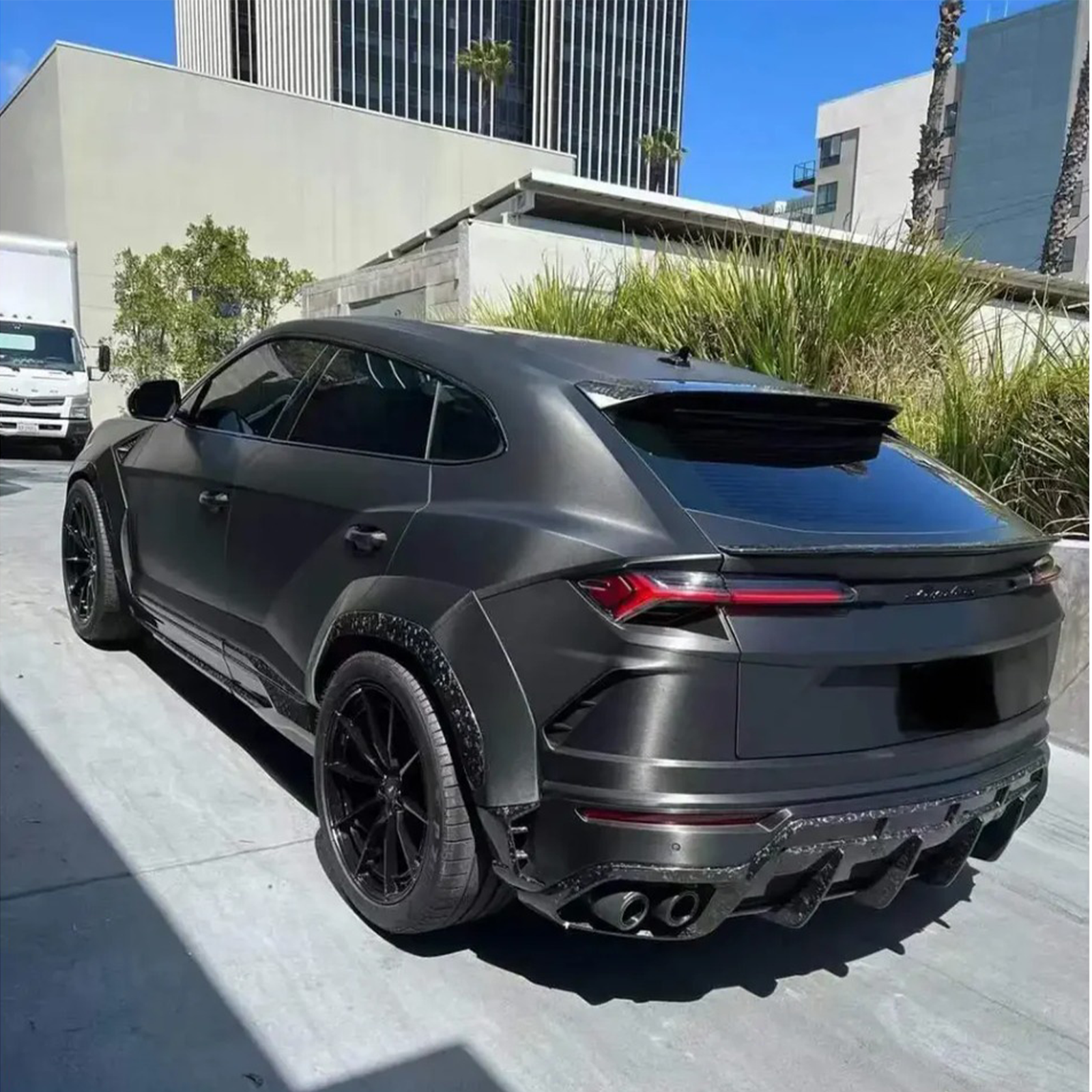 1016 Style Full Dry Carbon Fiber Aero Kit for Lamborghini Urus