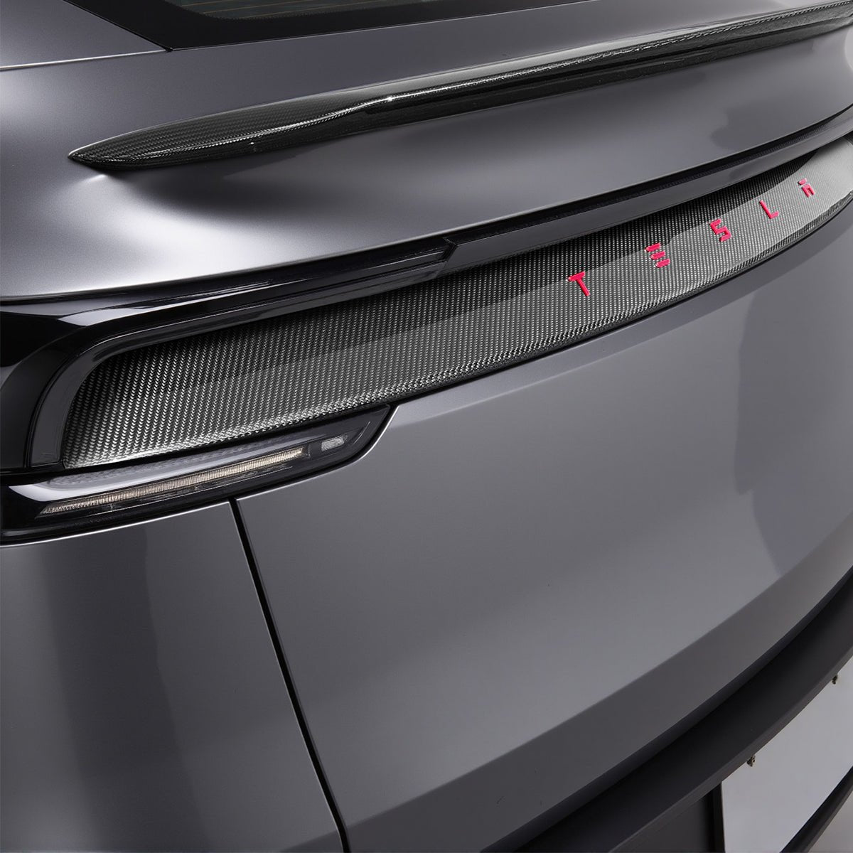 Trunk Tailgate Applique for Tesla Model Y Juniper - Real Dry Molded Carbon Fiber