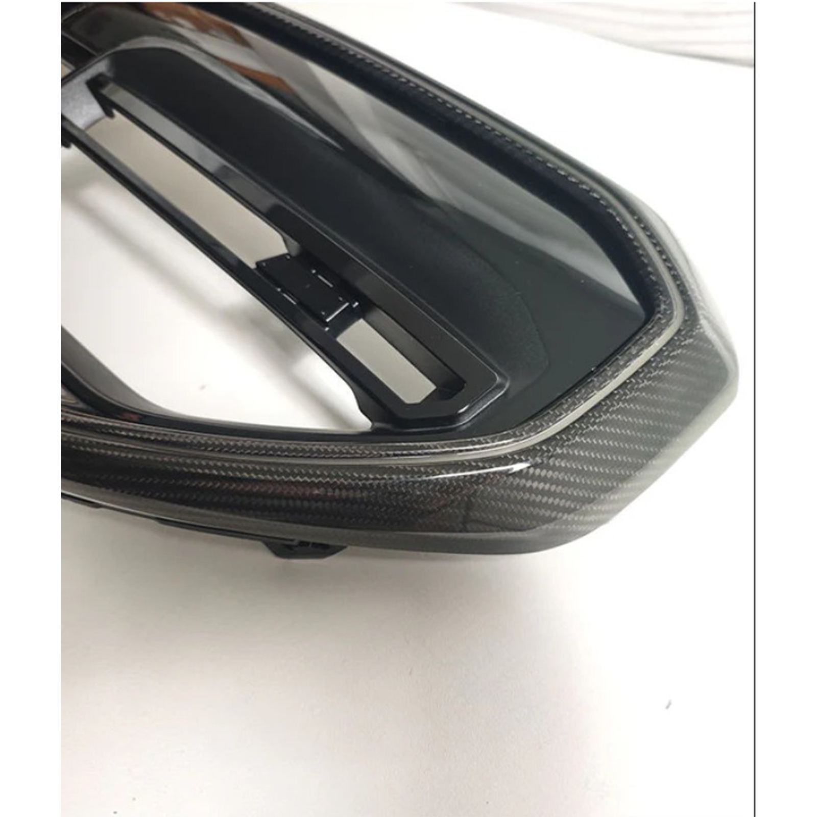 Dry Carbon Fiber Front Grille for BMW G90 M5 G60 G61 5 Series