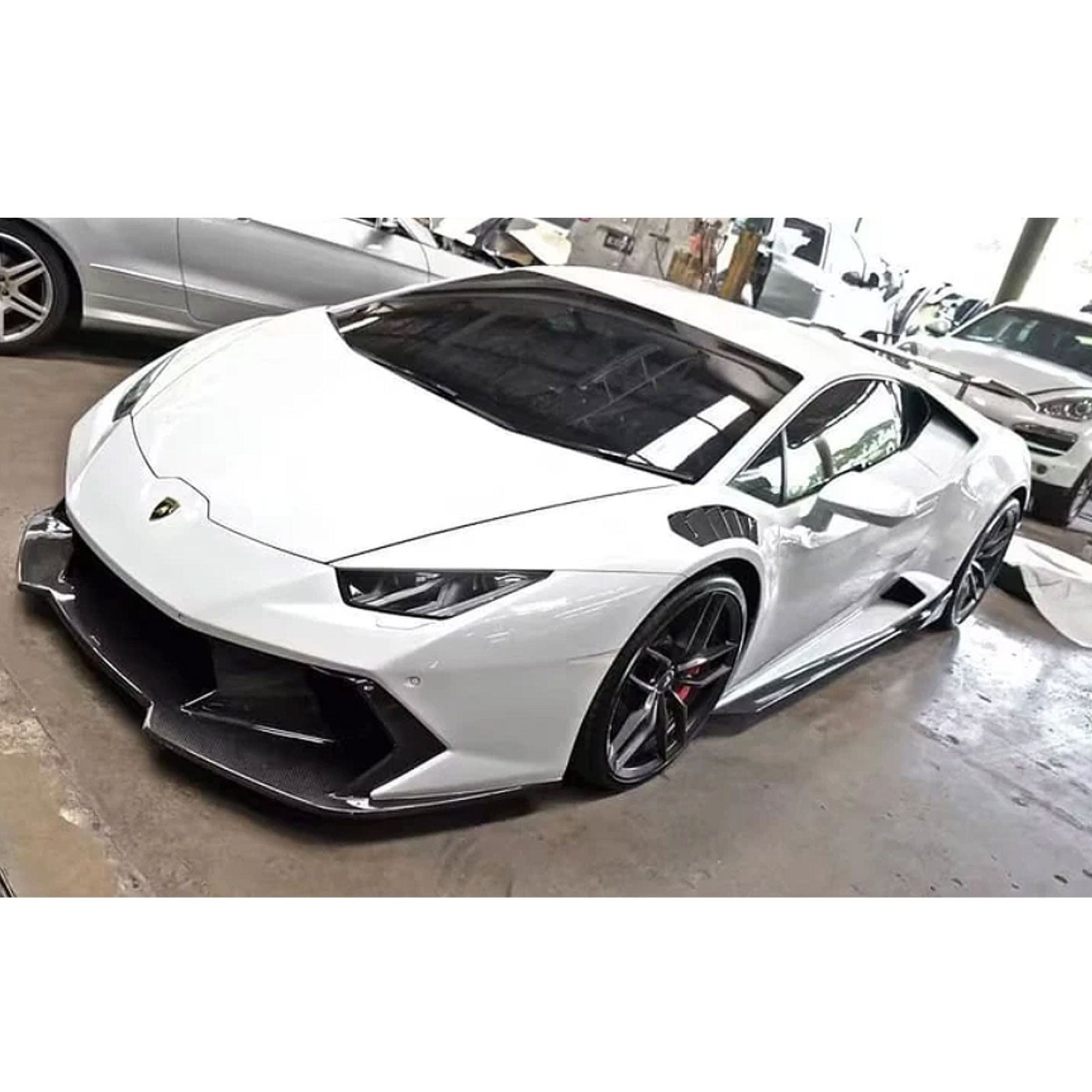 V Style Carbon Fiber Vented Front Fenders for Lamborghini Huracan LP 580 LP 610
